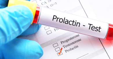 Comprendre le rôle de la prolactine chez les femmes et les hommes